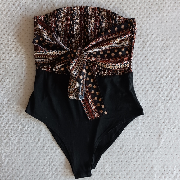 Super cute Shein bodysuit with big loose-fitting tie size Medium - Picture 5 of 10